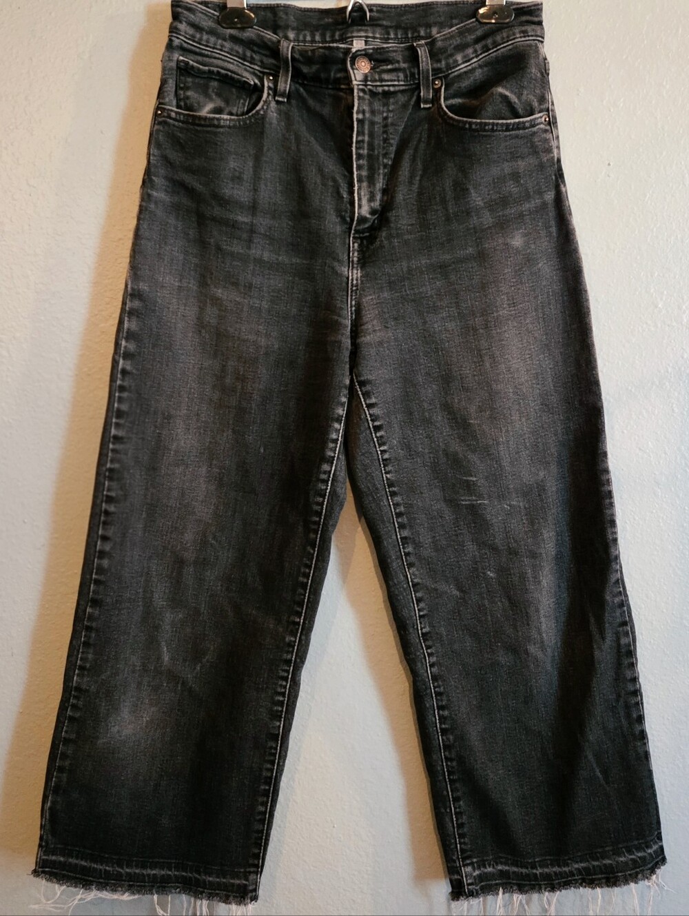 Women's Levi's Washed Black Straight-Leg Crop Frayed Cuff Jeans